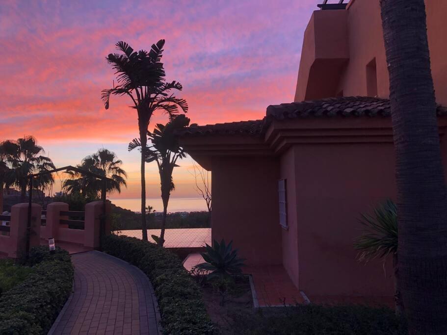 Schoenes Penthouse Mit Meerblick Pura Vida Bahia de Casares Exterior photo